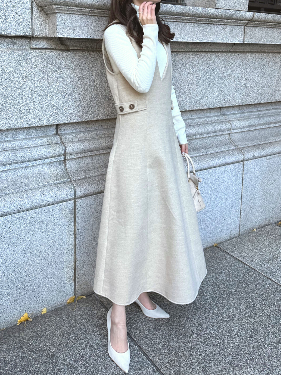 【Beige】V neck side button jumper skirt(再入荷)