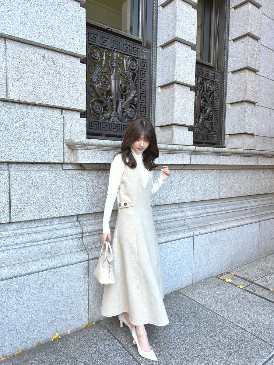 【Beige】V neck side button jumper skirt(再入荷)