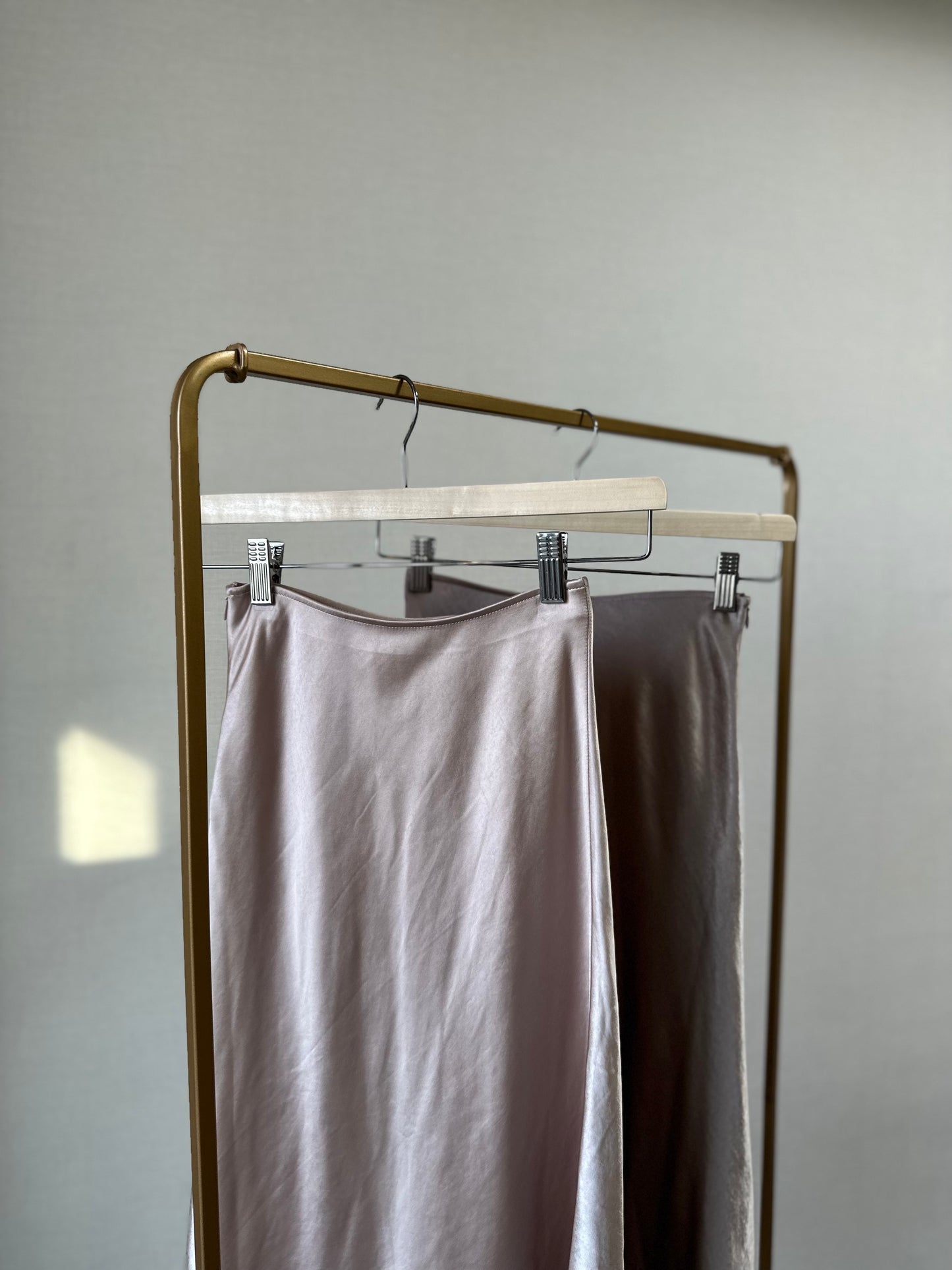 【Beige Rose】 Bias satin skirt