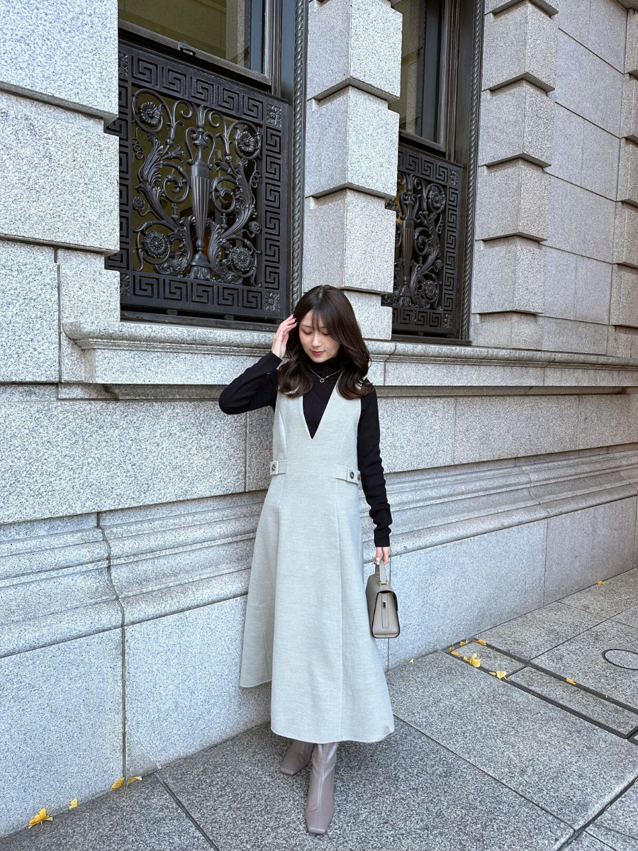 【Gray Beige】V neck side button jumper skirt(再入荷)