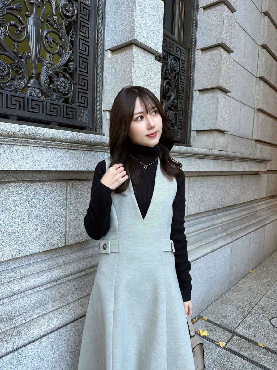 【Gray Beige】V neck side button jumper skirt(再入荷)