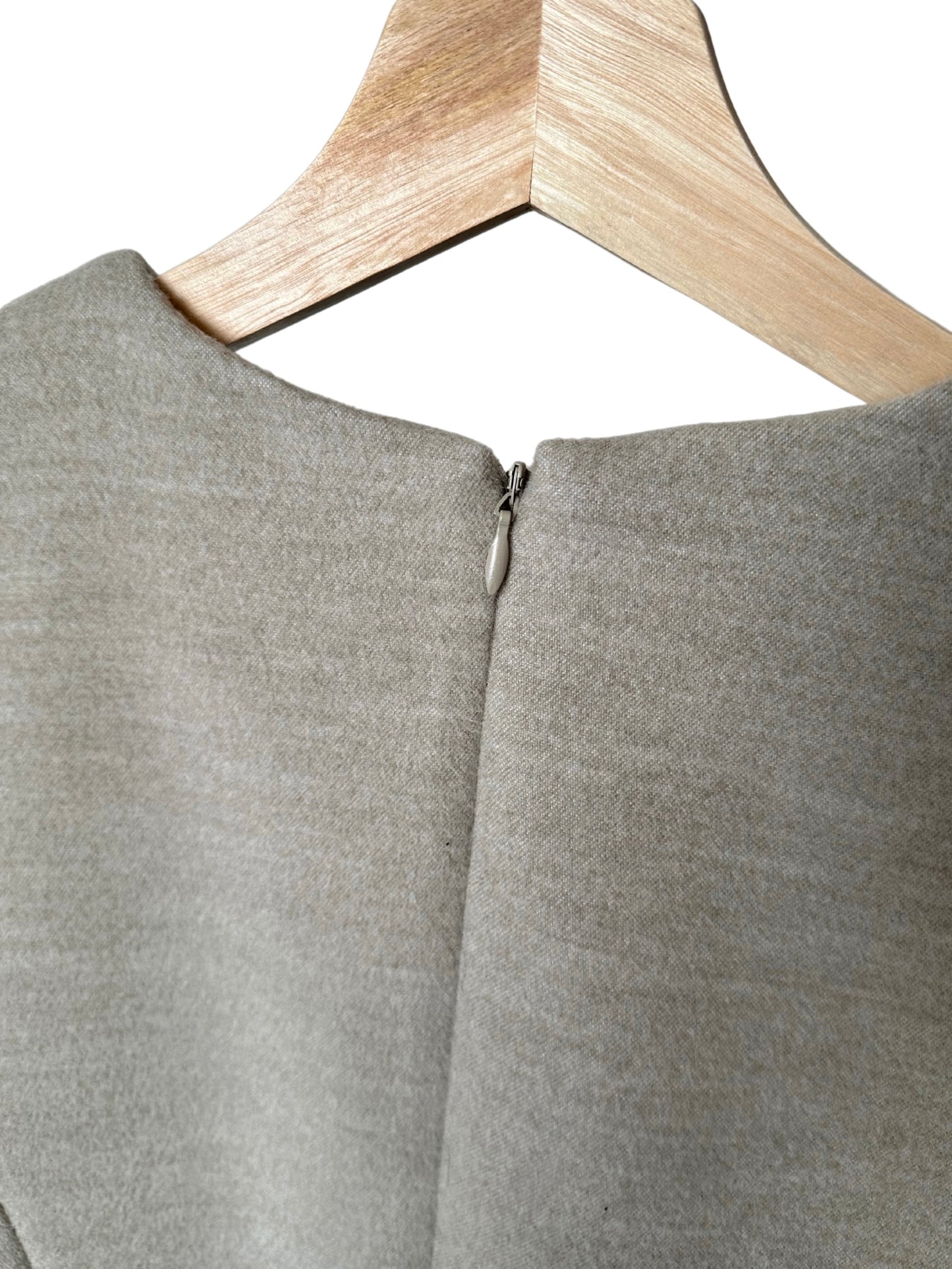 【Gray Beige】V neck side button jumper skirt(再入荷)